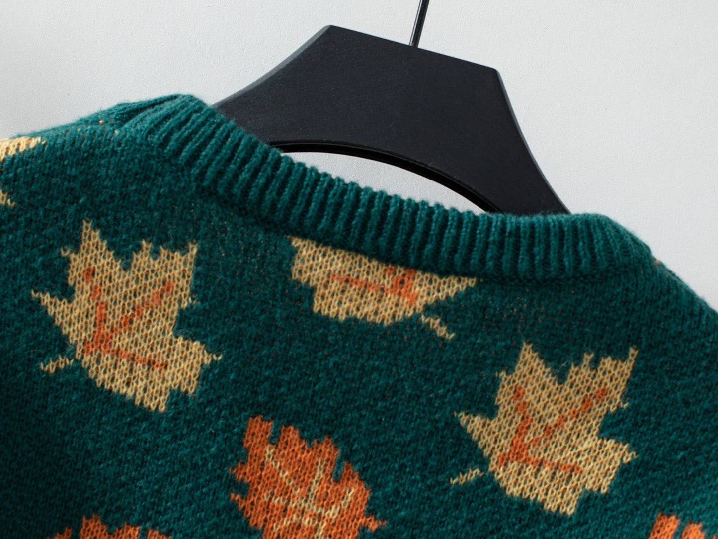 Pull en maille à motif feuille d'érable - Reflet Paris