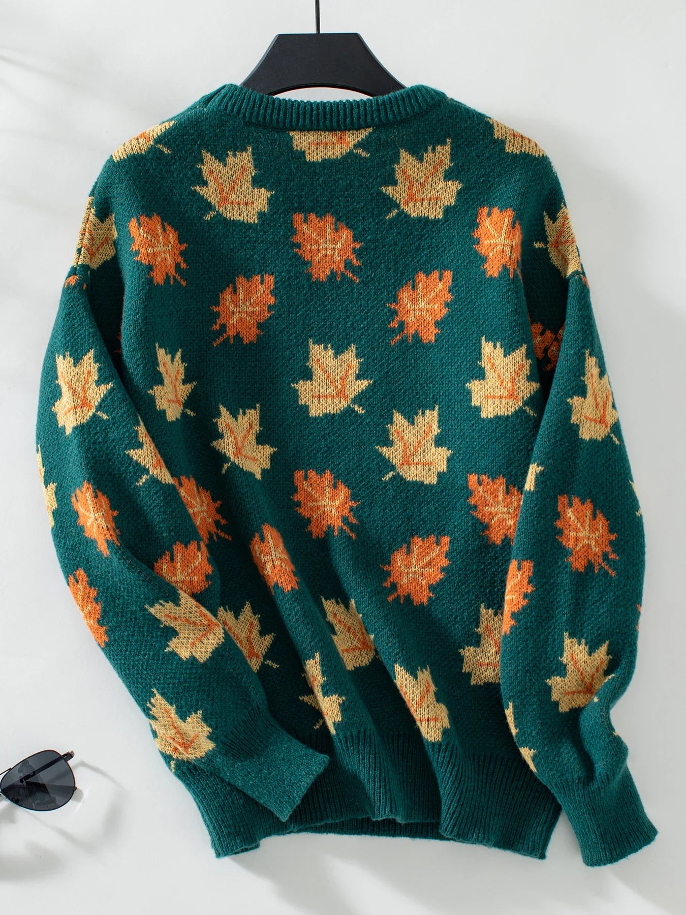 Pull en maille à motif feuille d'érable - Reflet Paris
