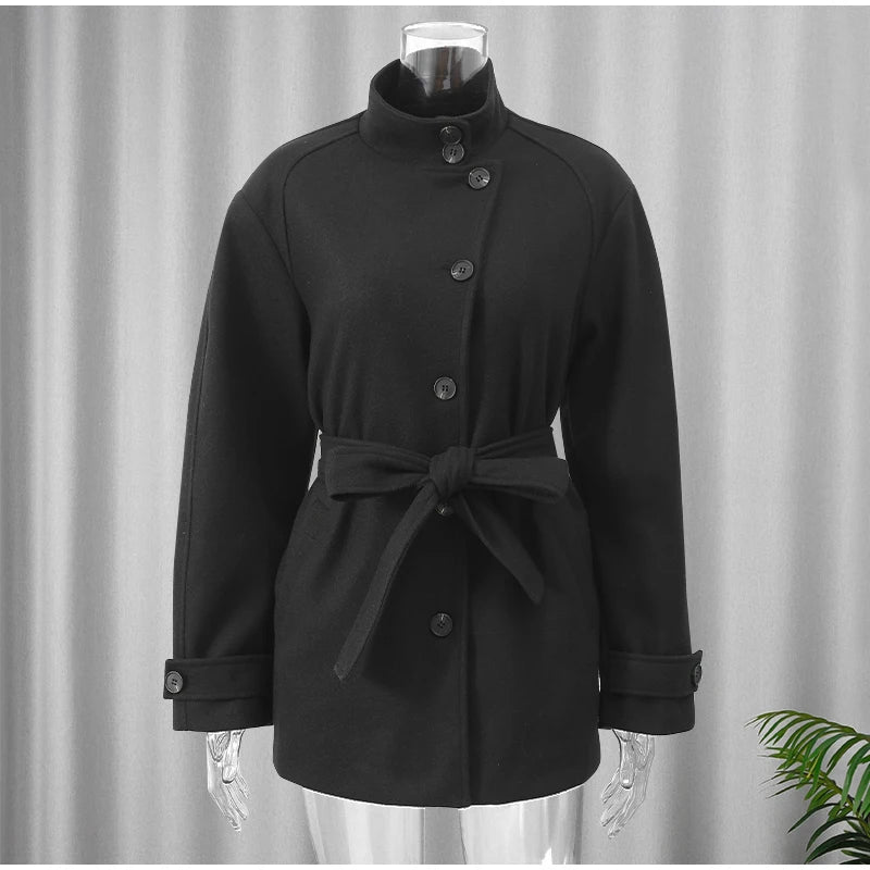 Manteau Long en Laine pour Femme – Col Haut avec Ceinture et Boutonnage Simple - Reflet Paris