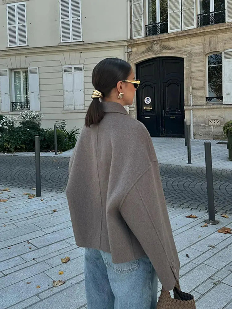 Veste en Laine à Col Revers – Élégance et Polyvalence - Reflet Paris