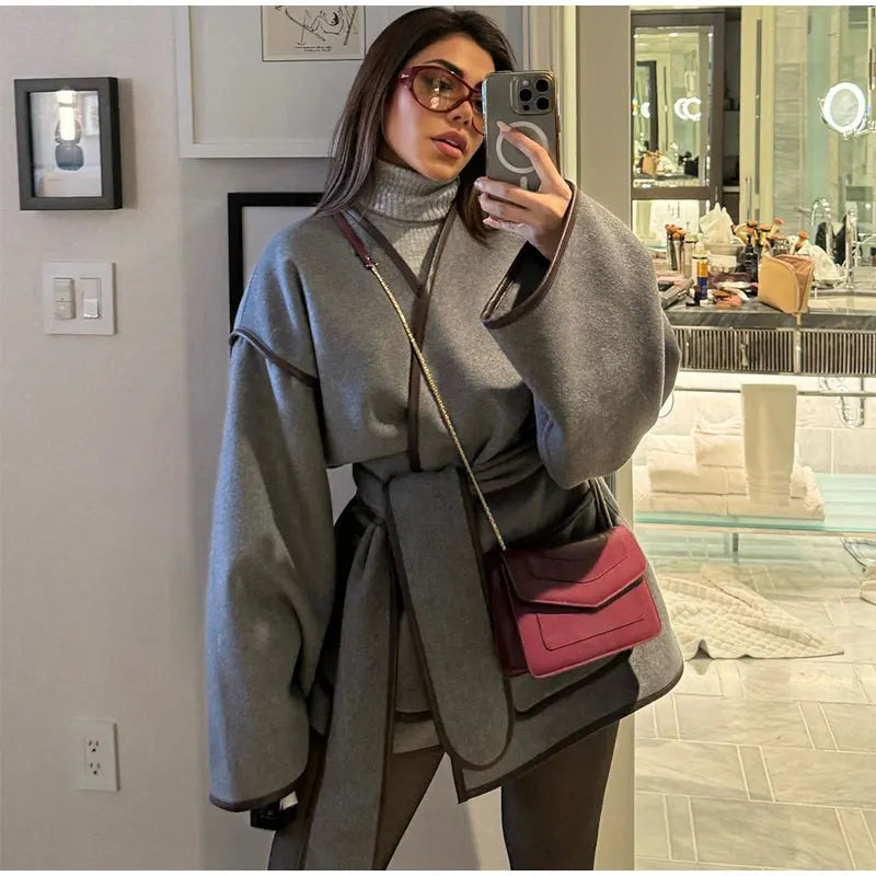 Veste Élégante en Laine pour Femme – Style Streetwear avec Col V et Ceinture - Reflet Paris