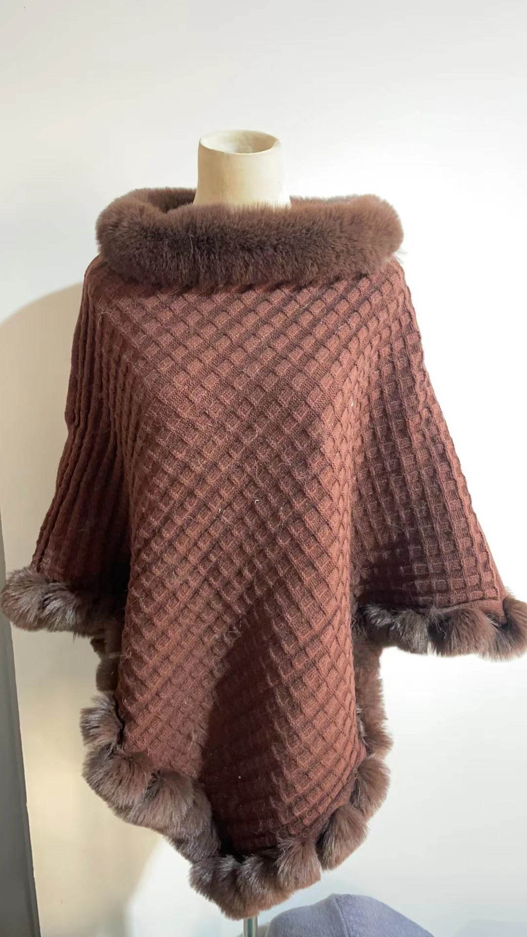 Rexia : Châle en Fourrure de Lapin Rex avec Col, Cape de Luxe pour Femme - Reflet Paris